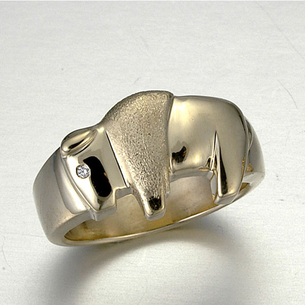 14kt. Yellow Gold ring with diamond eye