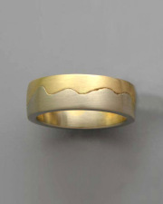 18k Yellow gold and White gold closed Wave band