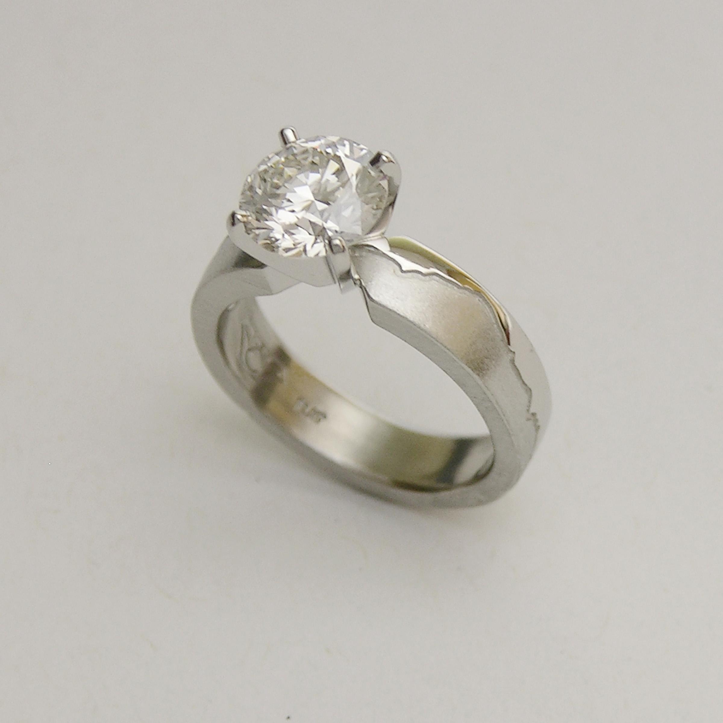Platinum Pikes Peak Skyline Engagement ring wiht 1.75carat Lab Grown Diamond in 4prong head