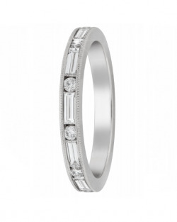 Alternating Baguette and Round Diamond band