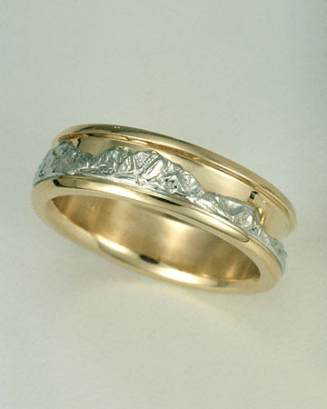 Standard Range Ring®, 14kt. White Gold mountains with 14kt. Yellow Gold sky and borders.